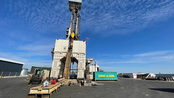 WOS - Bart van der Helm