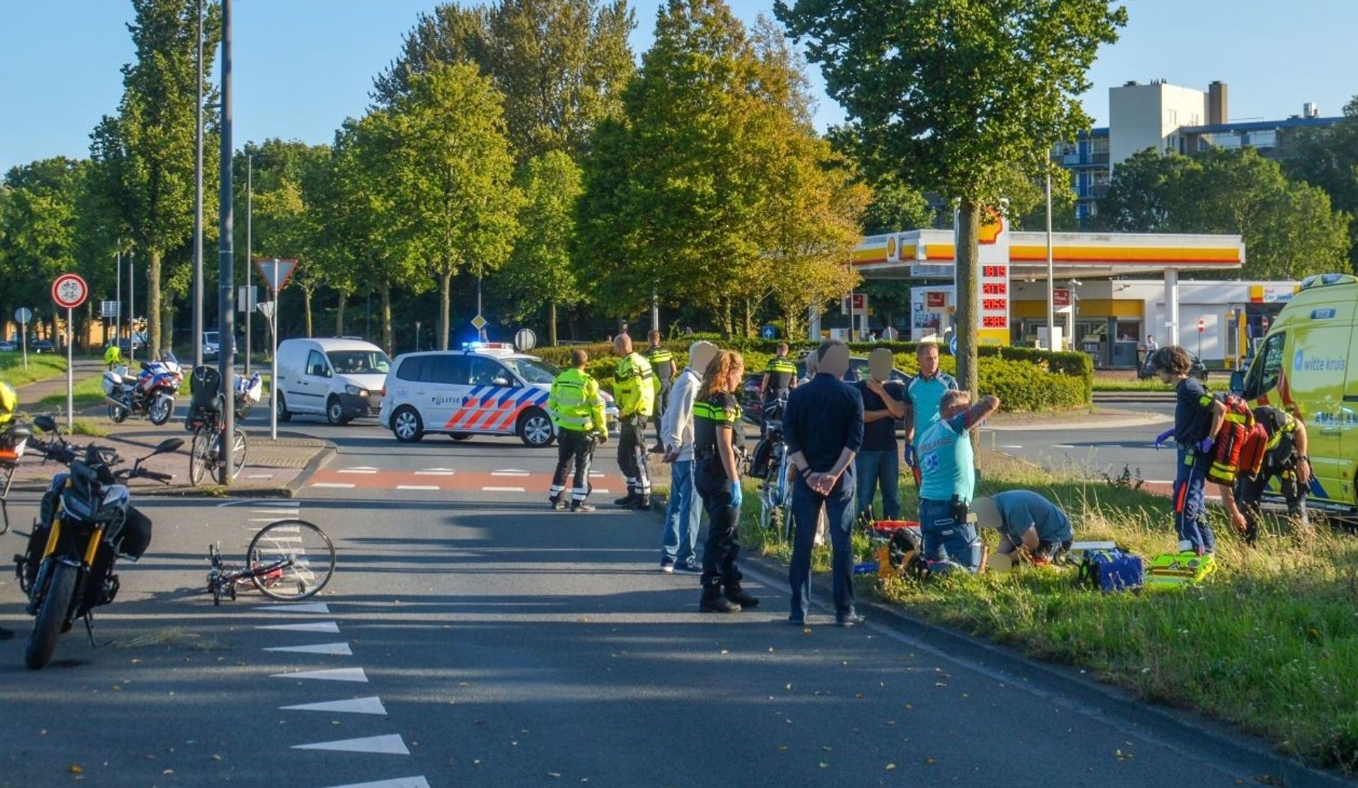 Fietsend jongetje ernstig gewond; motorrijder aangehouden