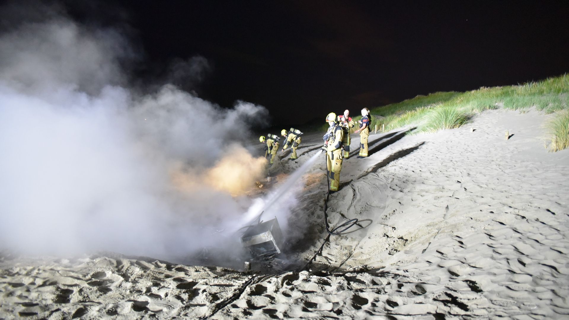 Strandhuisjes verwoest bij explosie