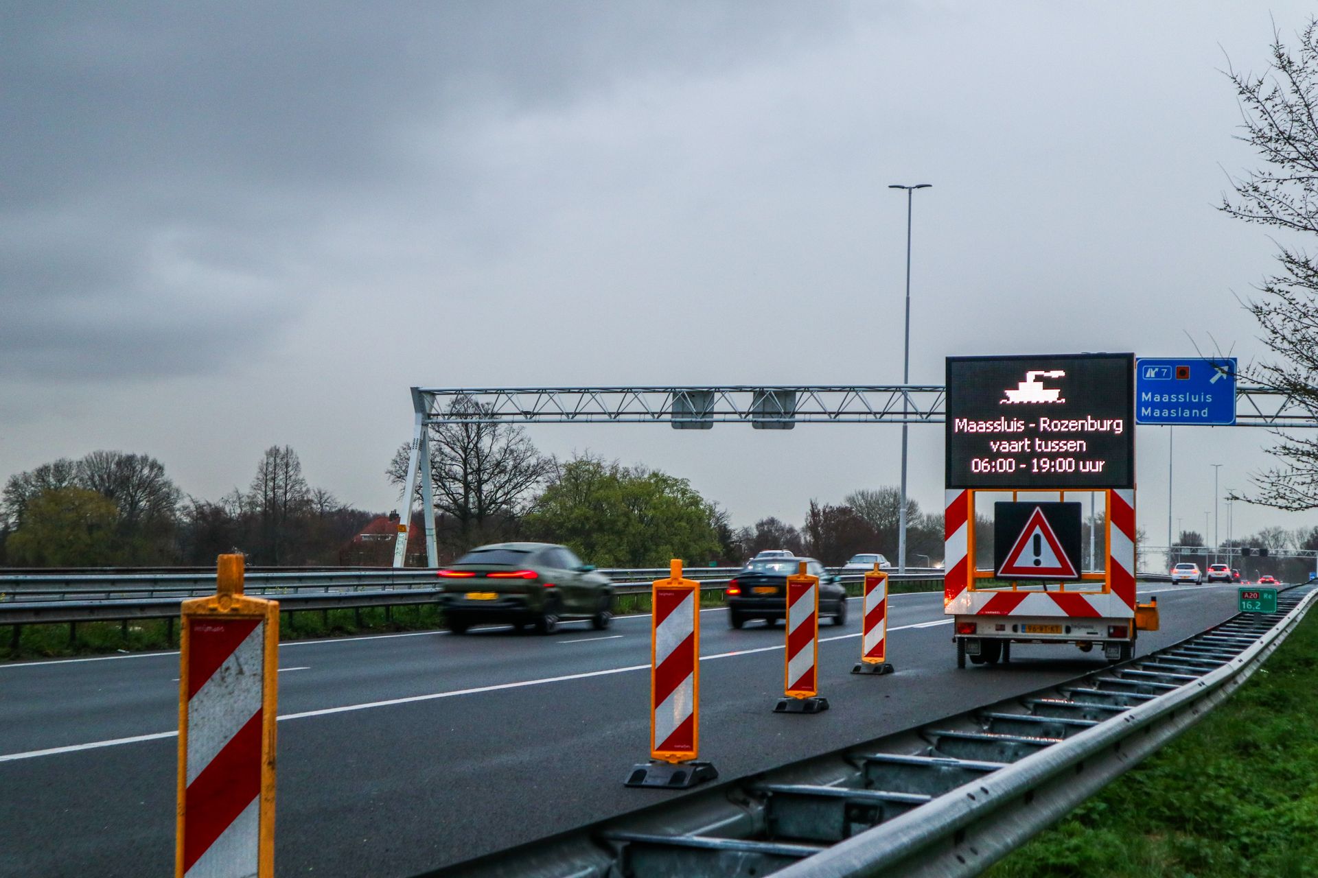 tekstkar veerboot Maassluis