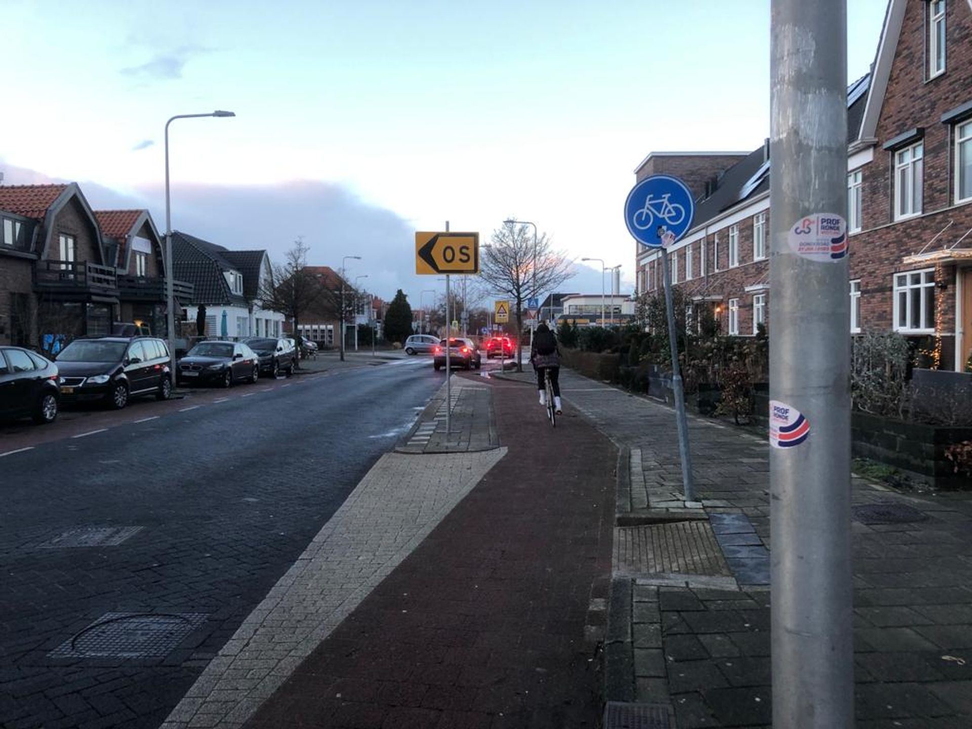 Bij afsluiting Herenstraat/Oosteinde omrijden via Erasmusweg