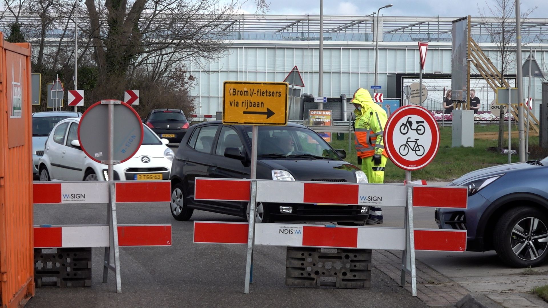 Verwarring op Rijnvaartweg door afsluiting