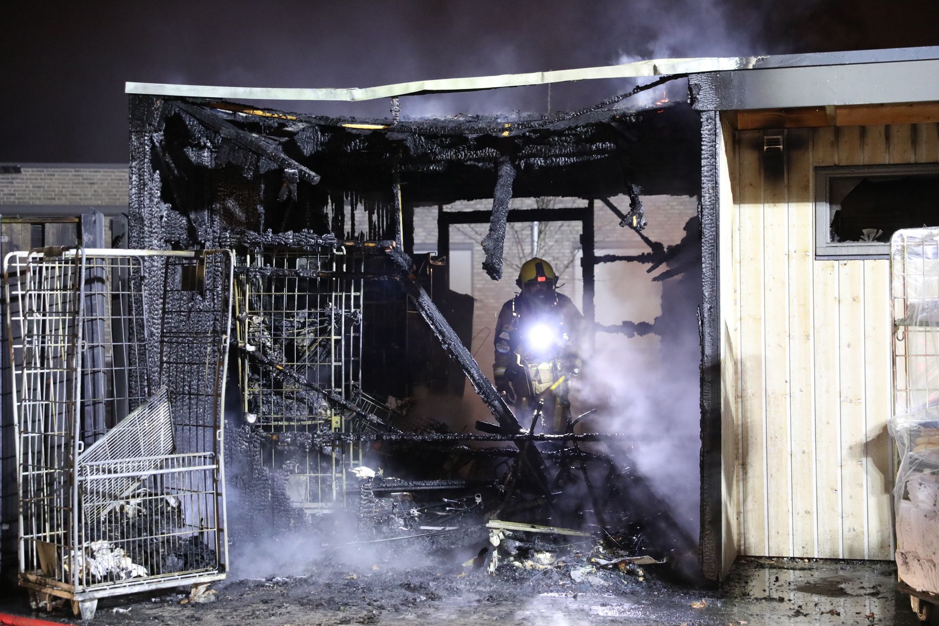 Jaarwisseling: Bijgebouw verwoest door brand op terrein ‘s Heeren Loo in Monster