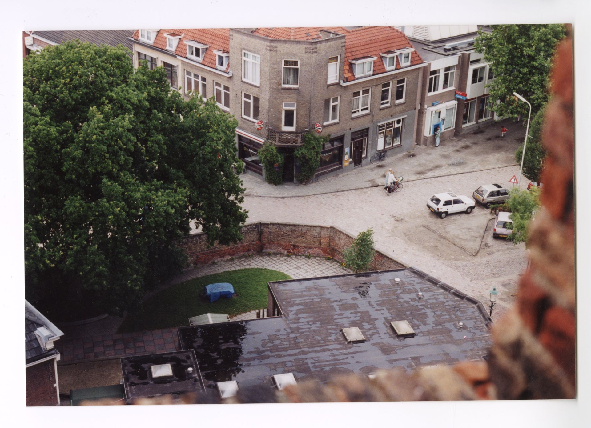 Aanzicht Havenplein 1997 met rechts het postkantoor.